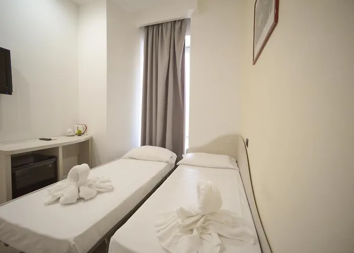 Romerooms Bed & Breakfast 4*