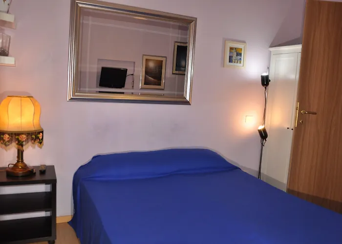 Romerooms Bed & Breakfast 4*